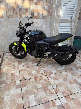 TRIUMPH TRIDENT 660 